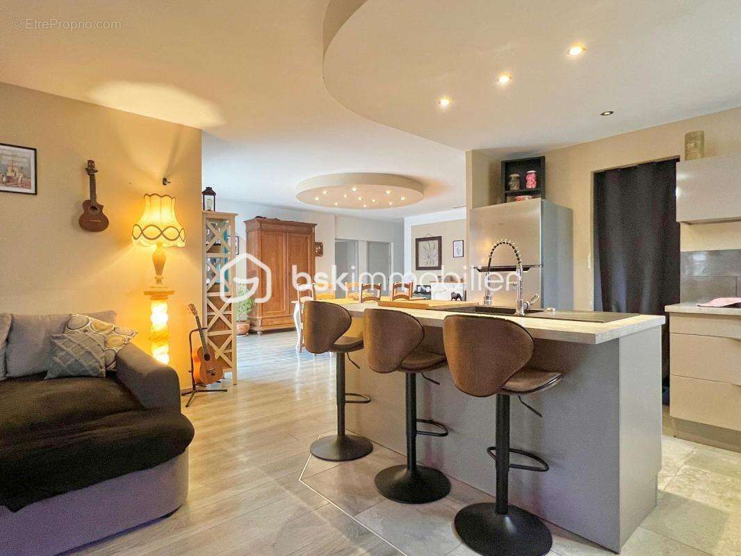 Commerce à COLOMBIERS