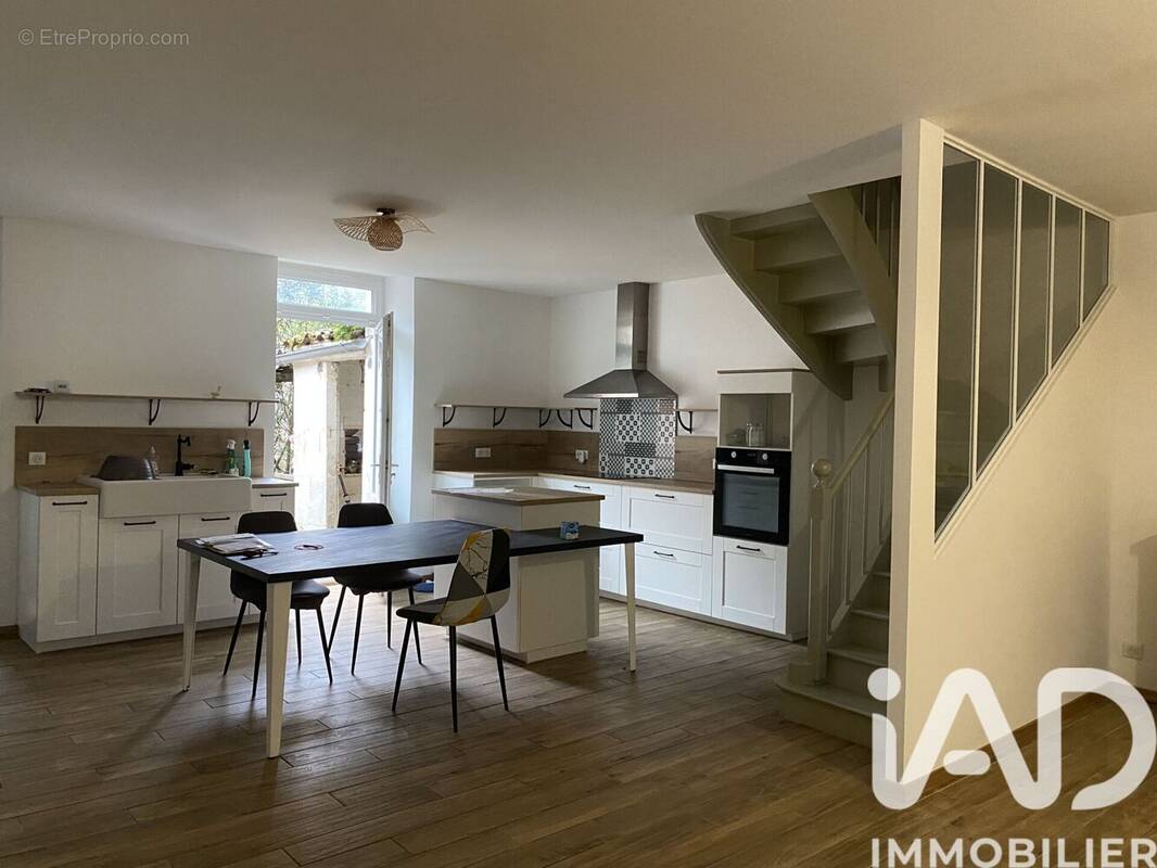 Photo 1 - Maison à COGNAC