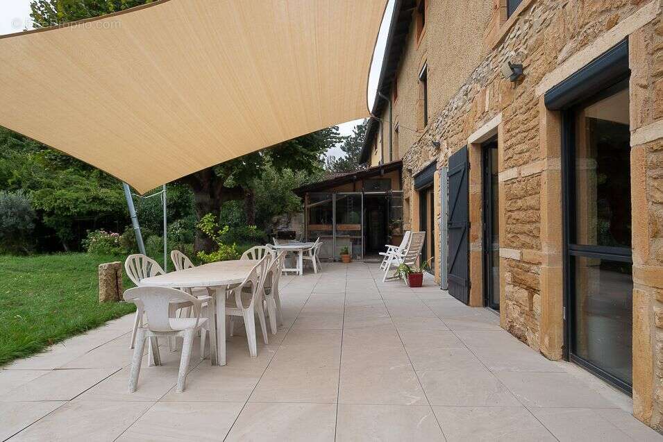 Maison à LIMAS
