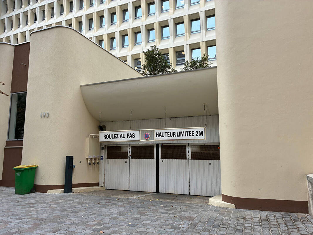 Parking à PARIS-13E