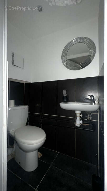 Commerce à PARIS-9E