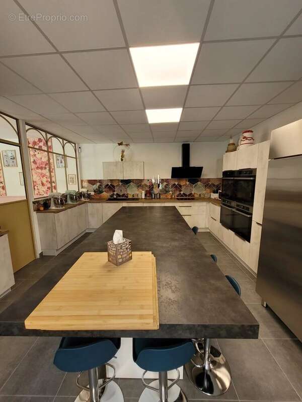 Commerce à MALLEMORT