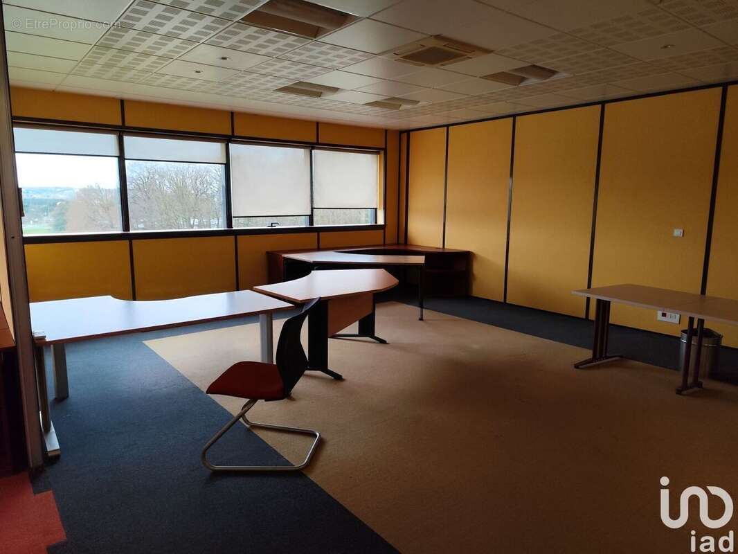 Photo 9 - Commerce à DESCARTES