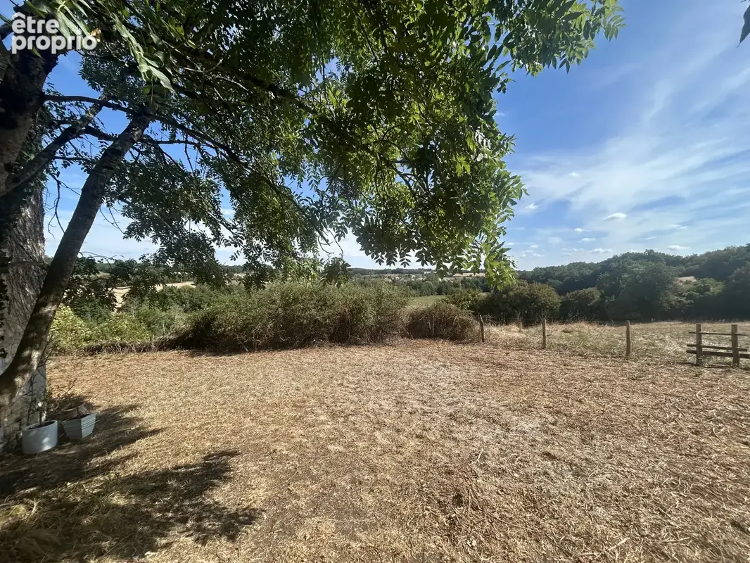Fermette isolee sur 7 hectares de terrain d'un seul tenant - source - emplacement rare - photo 14