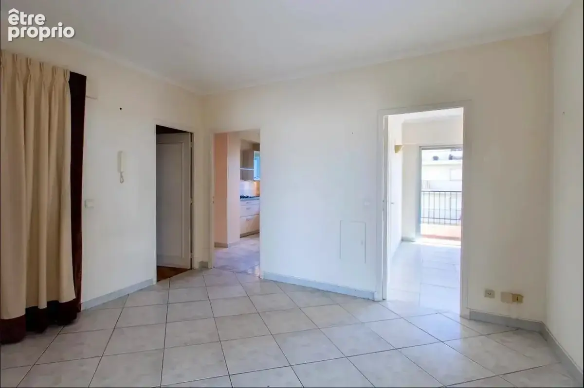 NICE-CIMIEZ-Dernier étage- T4 144m2 -Terrasse 380m2- Garave- cave - photo 11