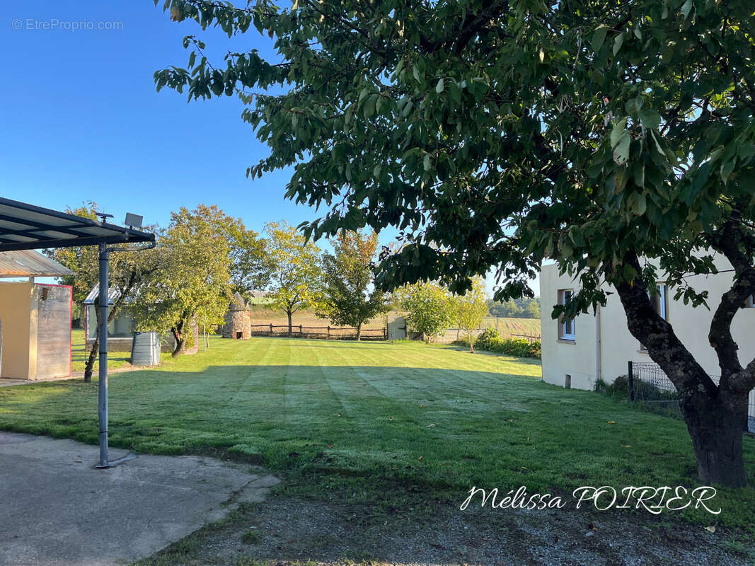 Maison à LES HERBIERS