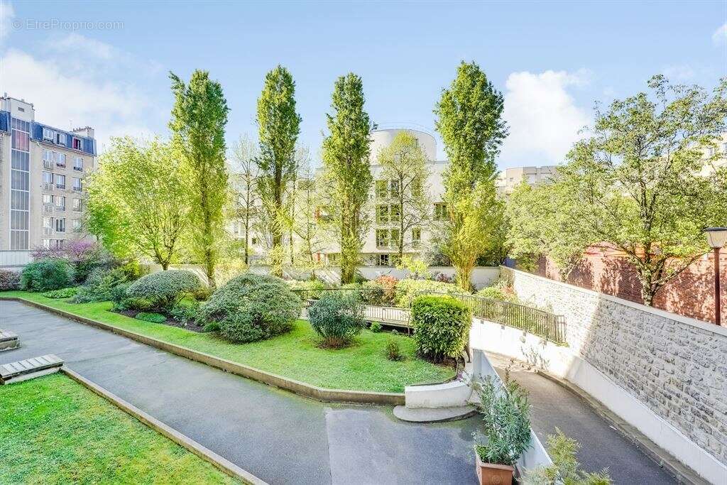 Appartement à PARIS-20E
