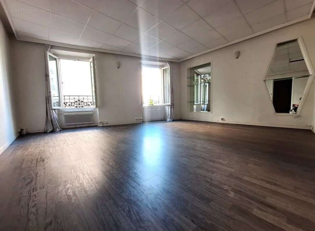 Appartement à PARIS-14E