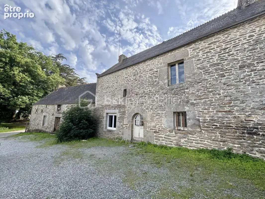 Ensemble immobilier de caractère - Maison d'habitation et deux dépendances en pierre à rénover - photo 3