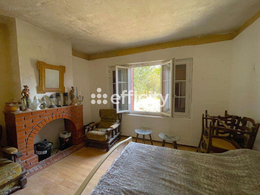 Maison à MOULIN-NEUF