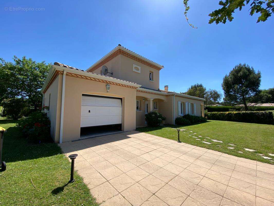 Maison à LES MATHES