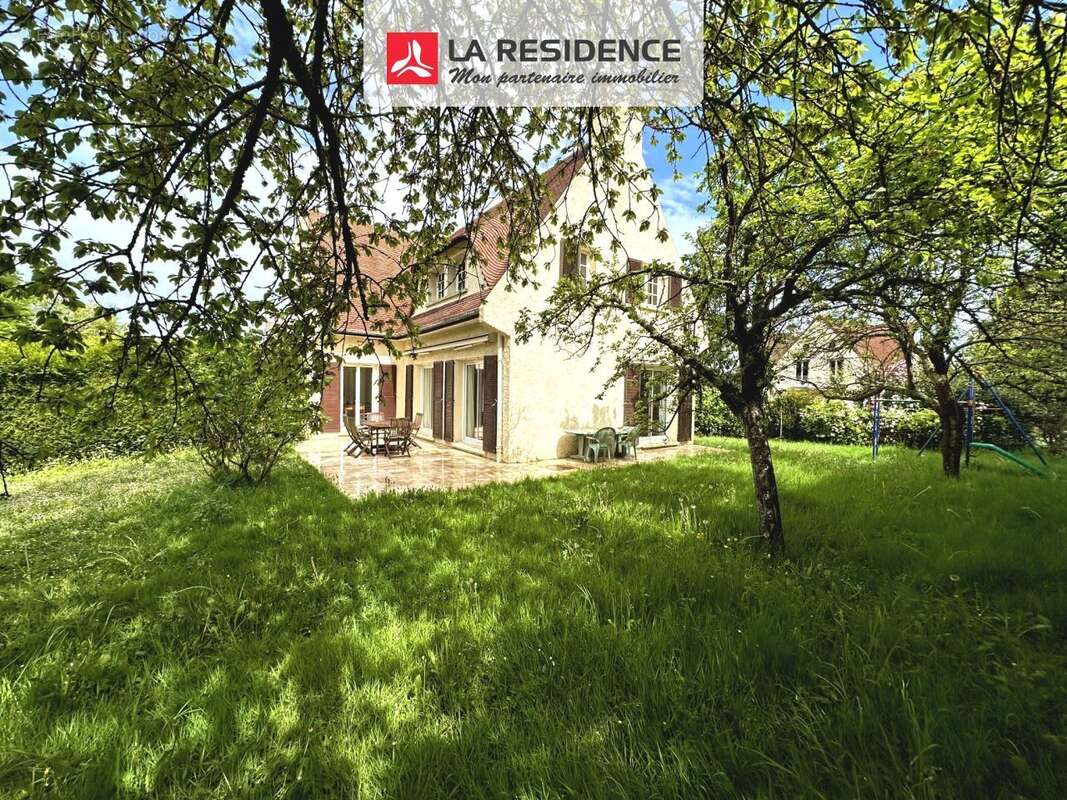 Maison à MAREIL-MARLY