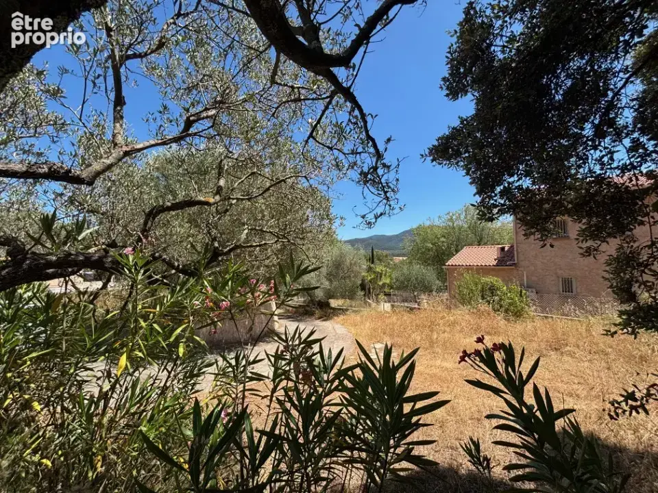 Terrain à PIGNANS