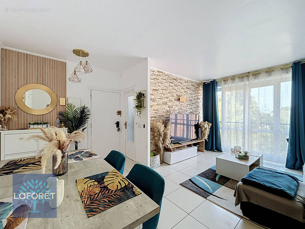 Appartement à CORBEIL-ESSONNES