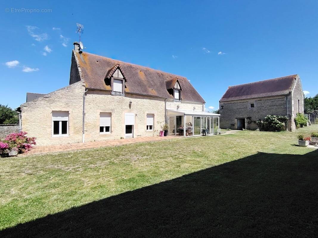 Maison à MEZIDON-CANON