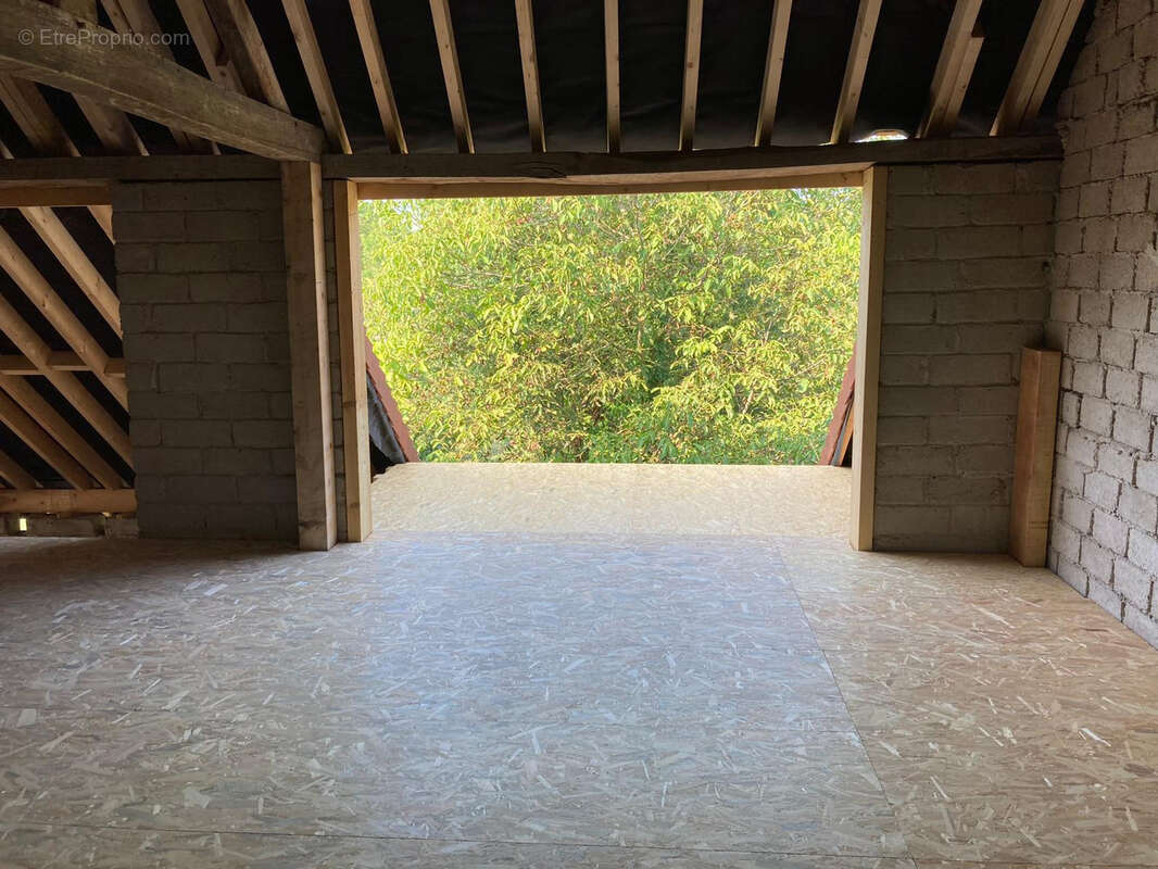 Maison à FRANGY-EN-BRESSE