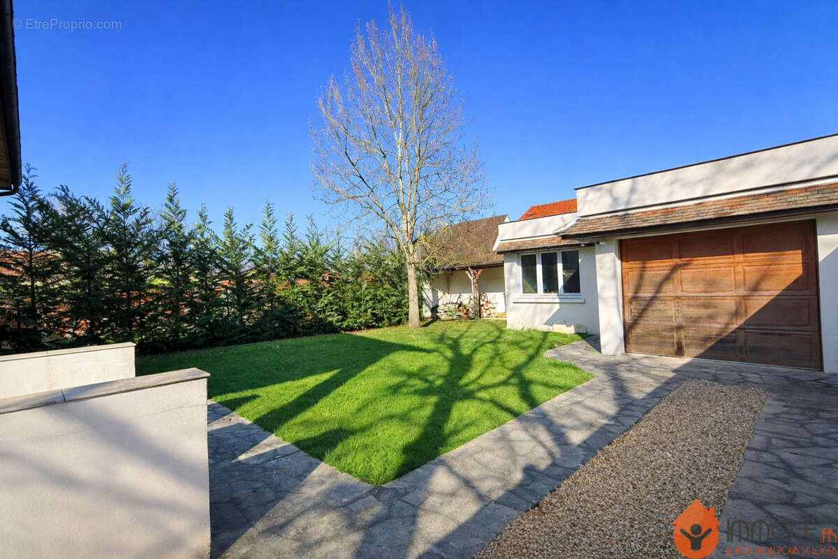 Maison à TREMBLAY-EN-FRANCE