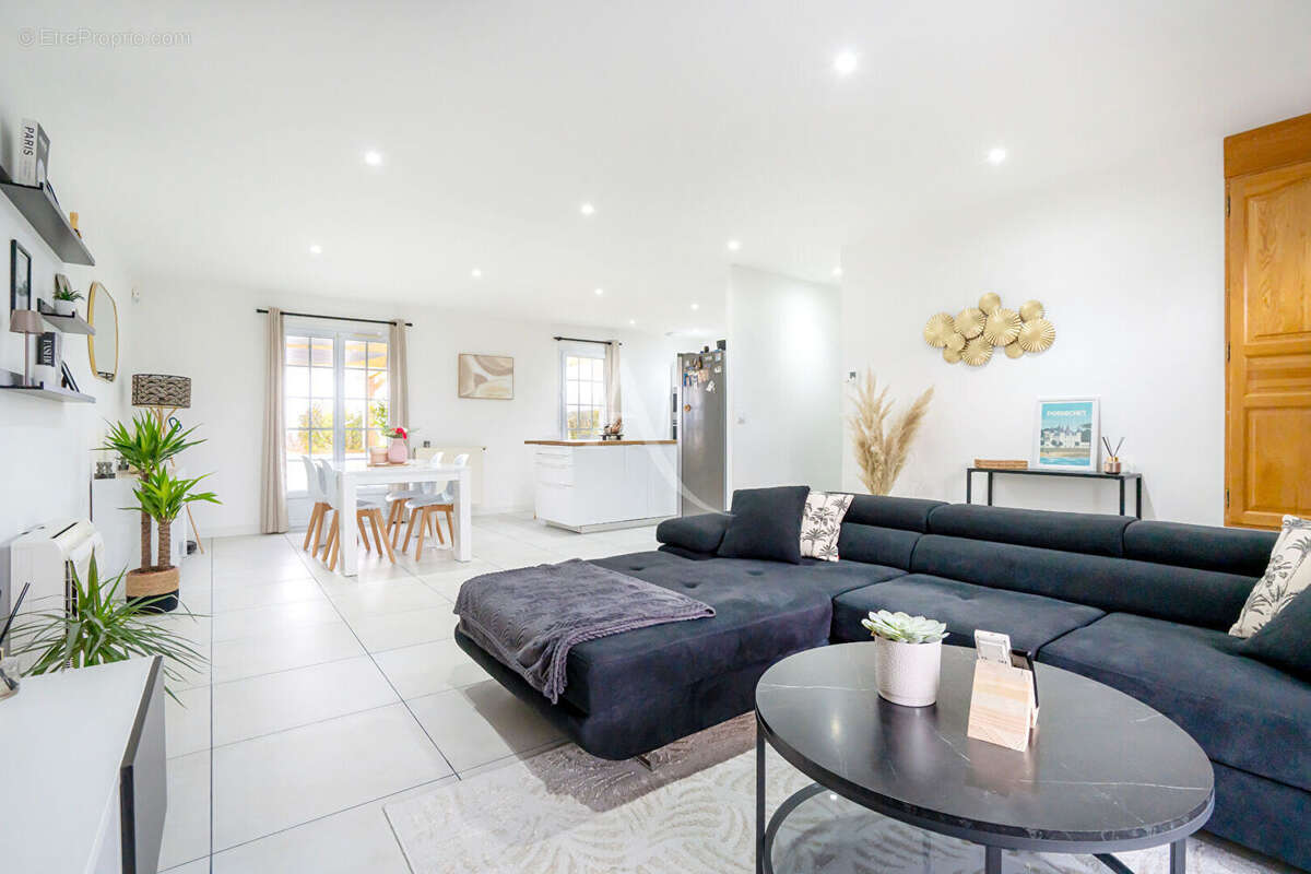 Maison à MONTREUIL-BELLAY