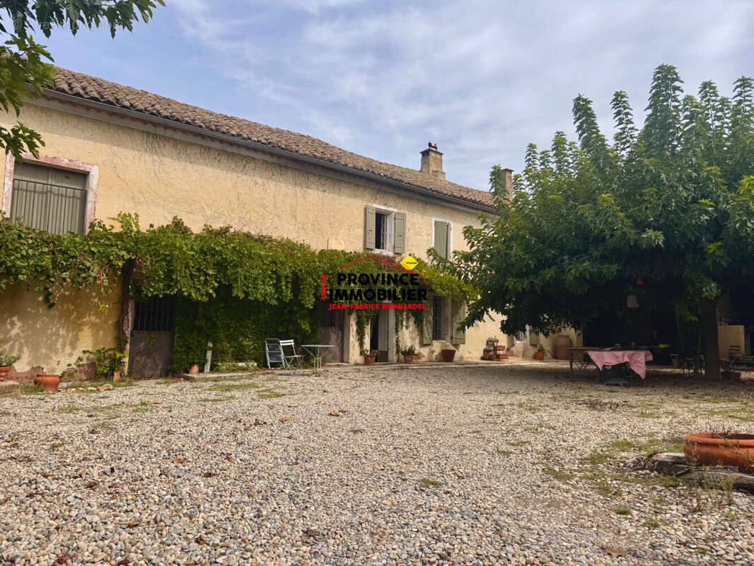 Maison 229 m² à Rochegude  - photo 5