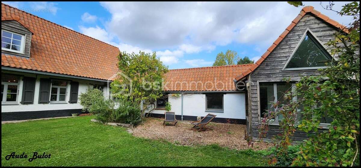 Maison à PERONNE-EN-MELANTOIS