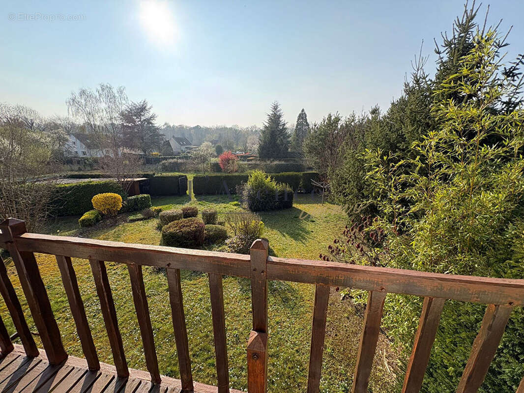 Maison à AVILLY-SAINT-LEONARD