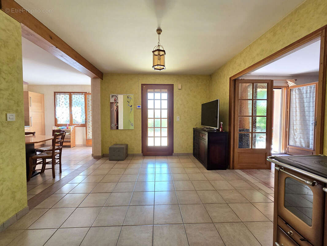 Maison à SAILLENARD