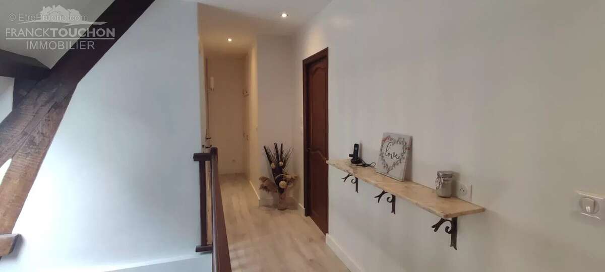 Maison à FERRIERES-EN-GATINAIS