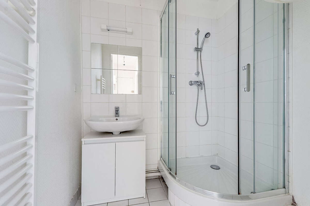 Appartement à PARIS-14E