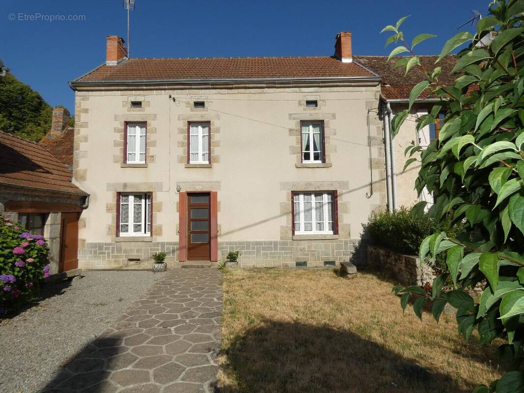 Maison à GOUZON
