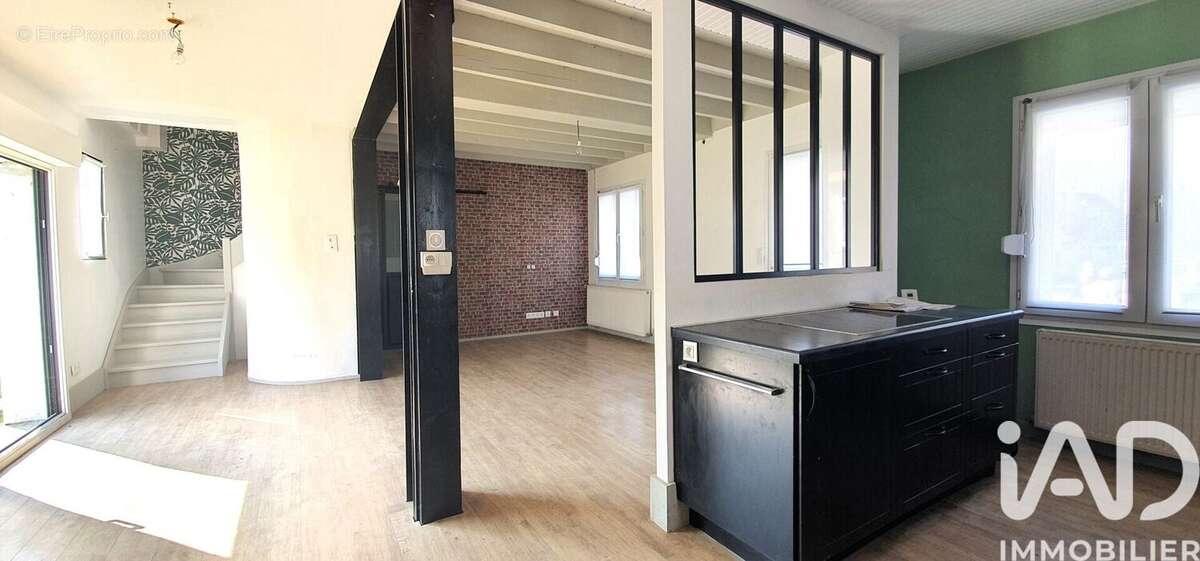 Maison 107 m² à Argoeuves  - photo 4