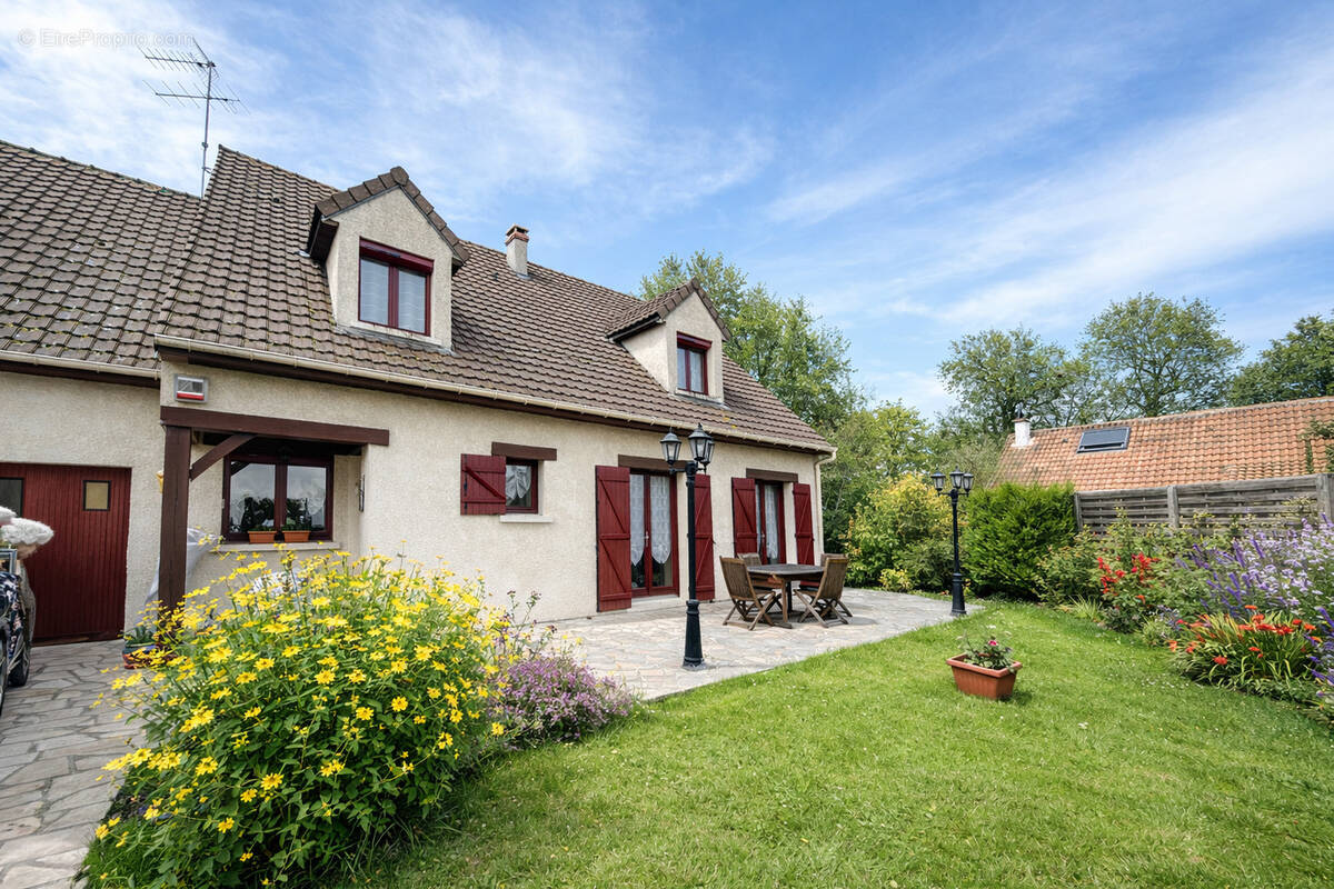 Maison à OZOIR-LA-FERRIERE
