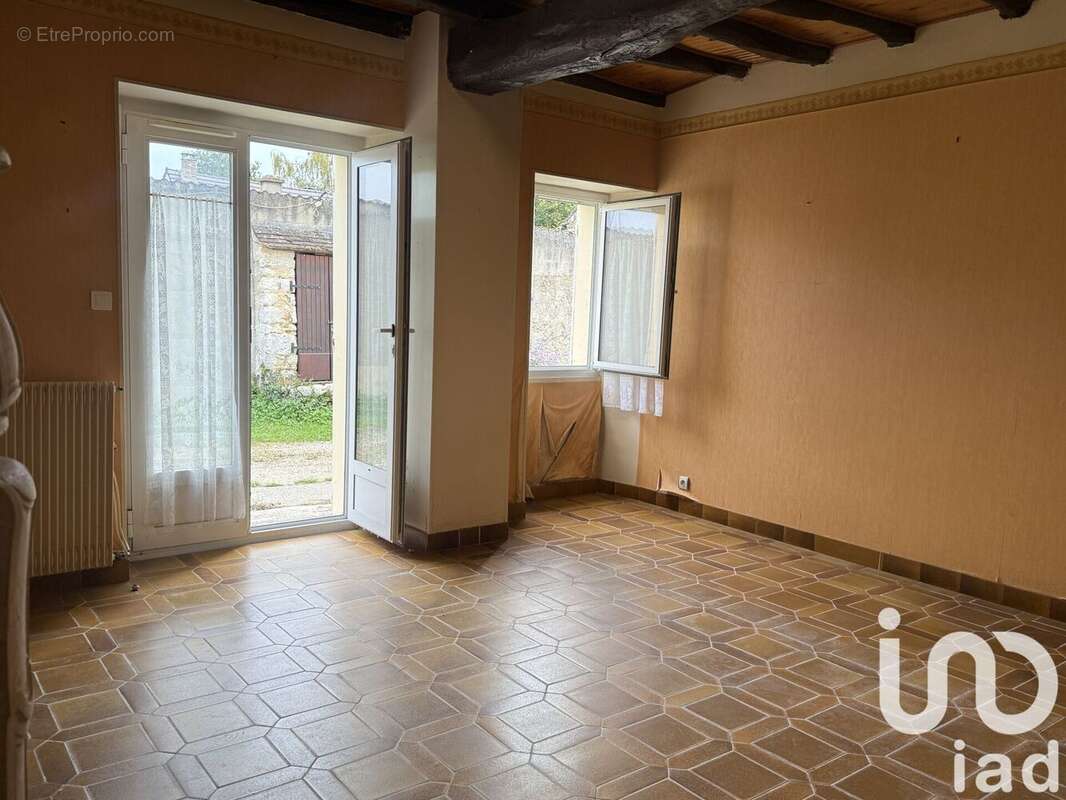 Photo 2 - Maison à SALINS