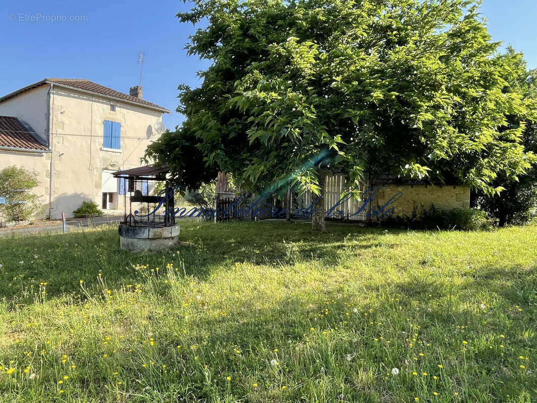 Maison à ANNESSE-ET-BEAULIEU