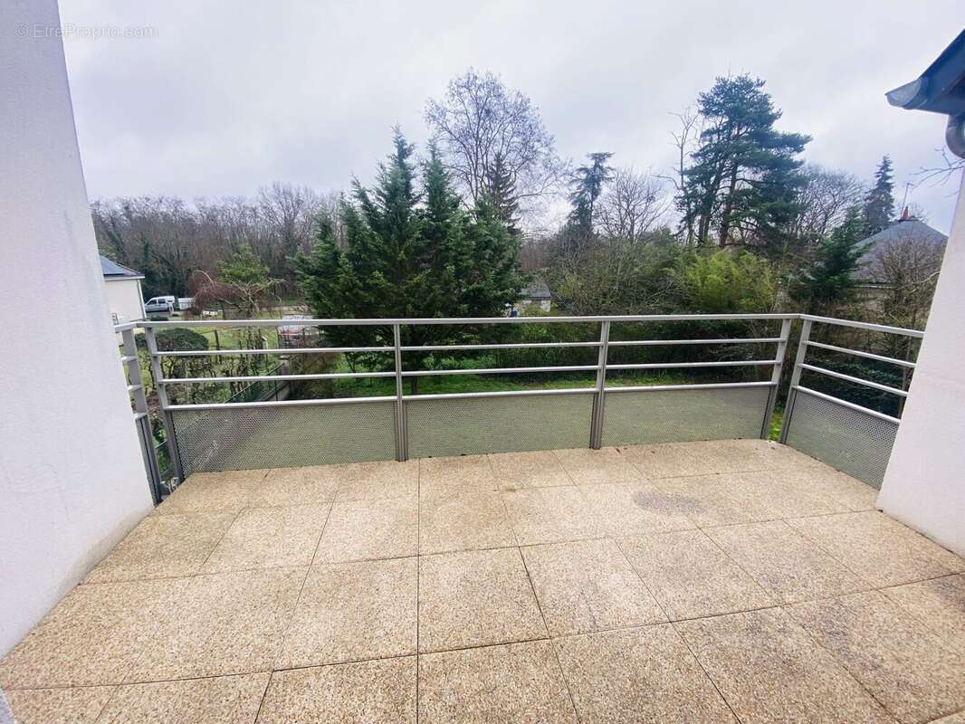 Appartement à LA VILLE-AUX-DAMES