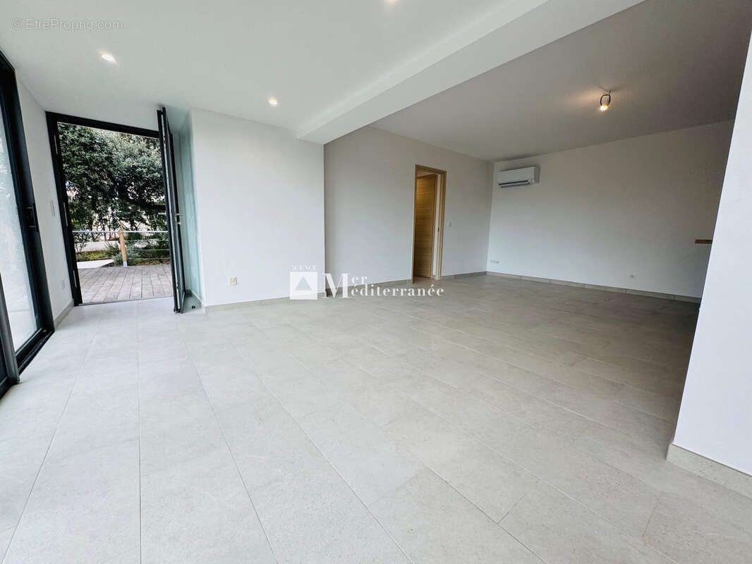 Appartement à LES ISSAMBRES