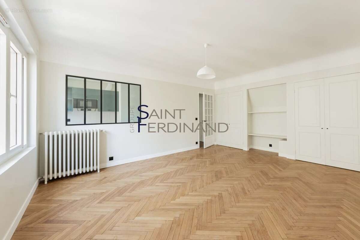 Appartement à PARIS-7E