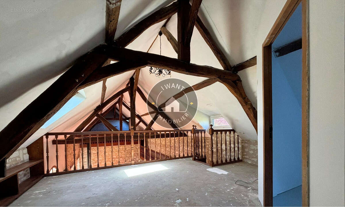 Maison à MOULIHERNE