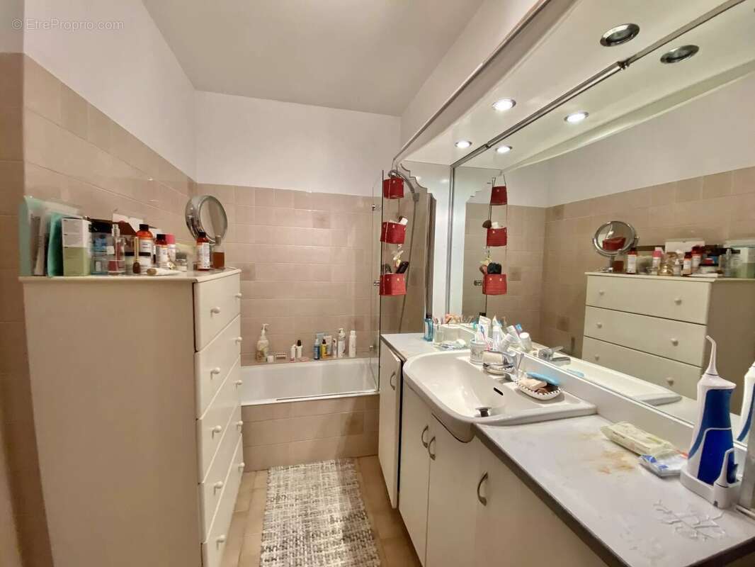 Appartement à ROQUEBRUNE-CAP-MARTIN