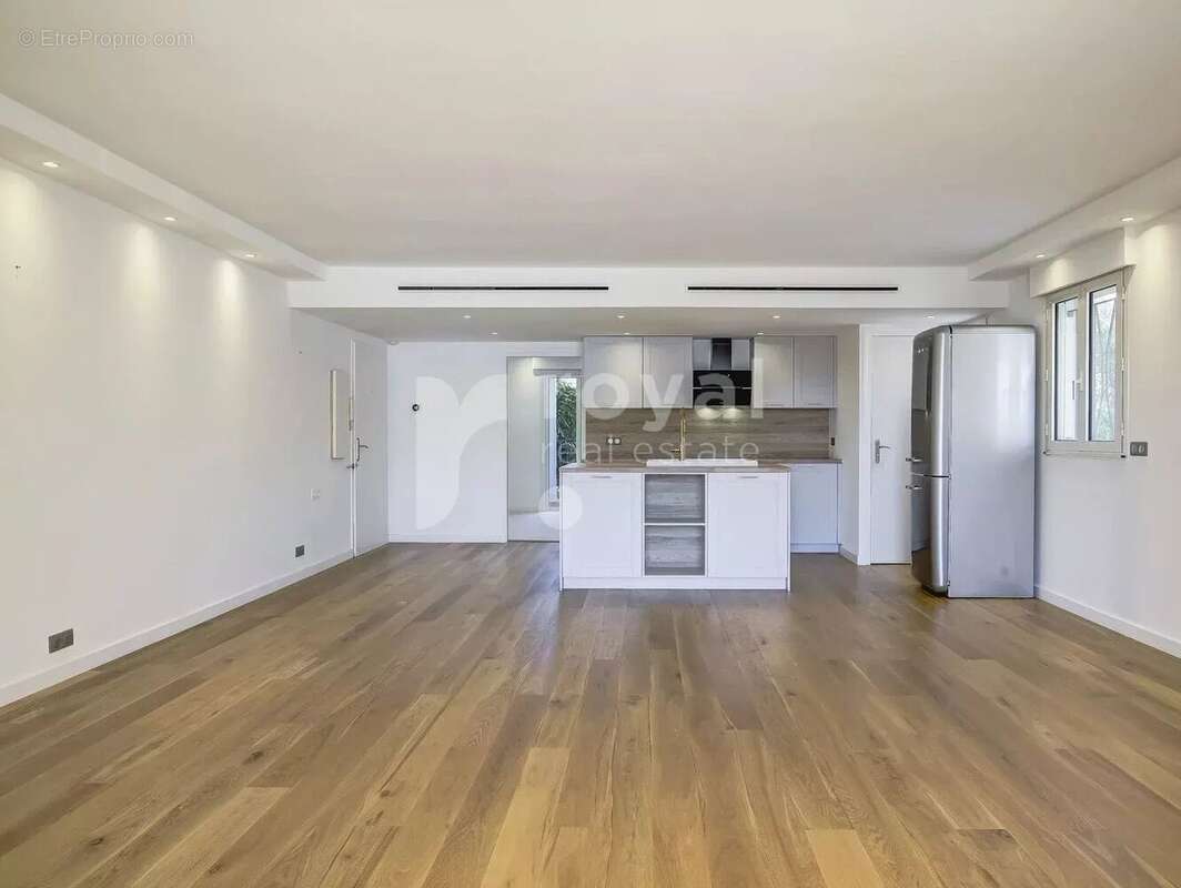 Appartement à MOUGINS
