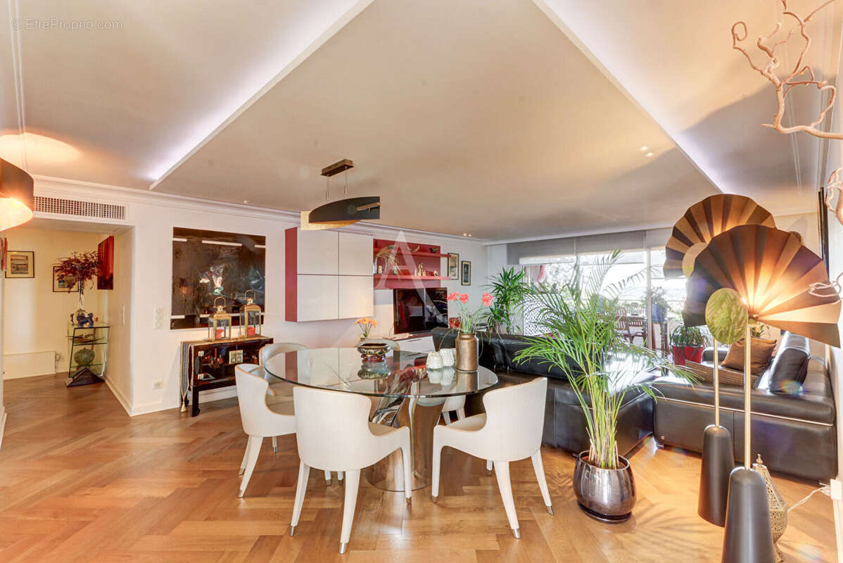 Appartement à MANDELIEU-LA-NAPOULE