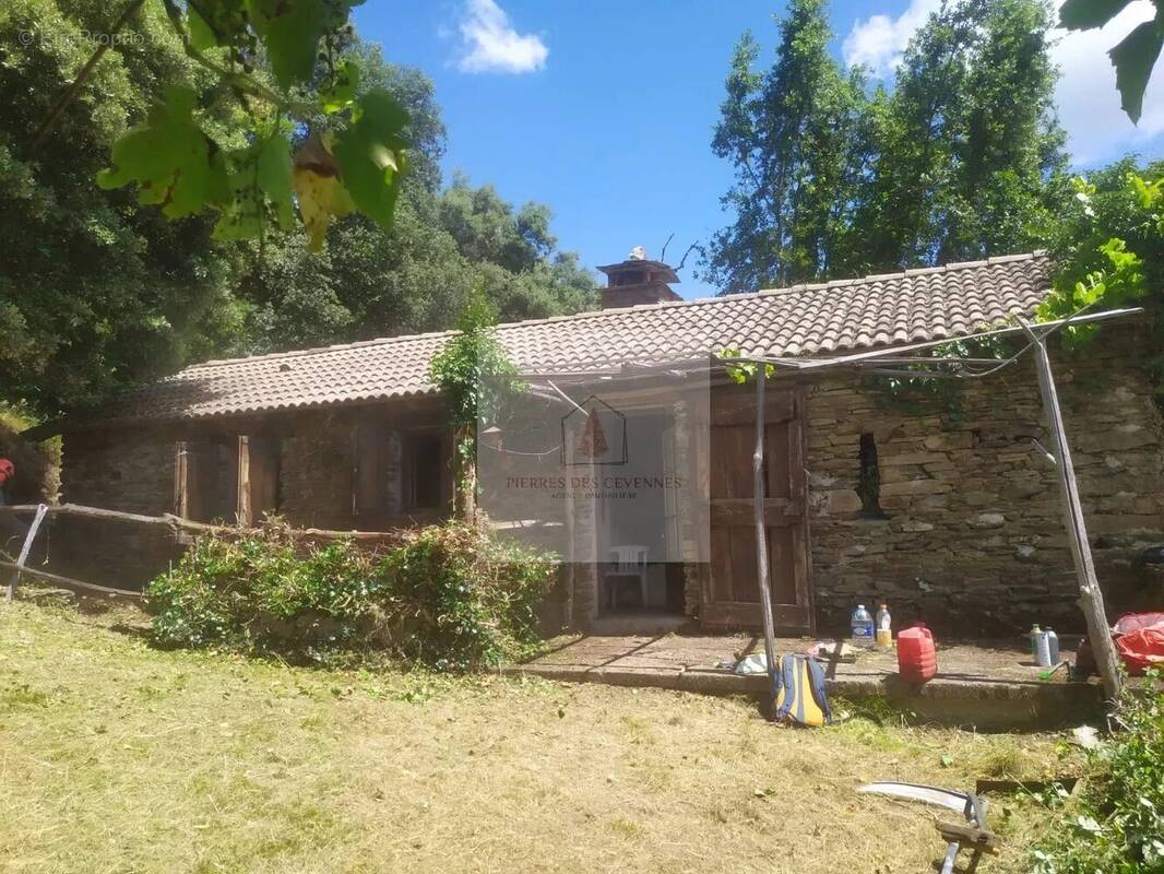 Maison à SAINT-HILAIRE-DE-LAVIT