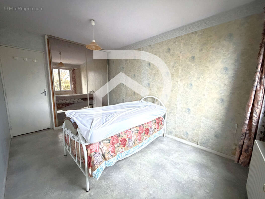 Maison à HOUDAN