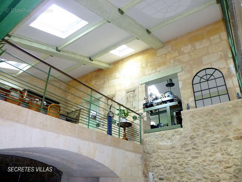 Maison à FARGUES-SAINT-HILAIRE