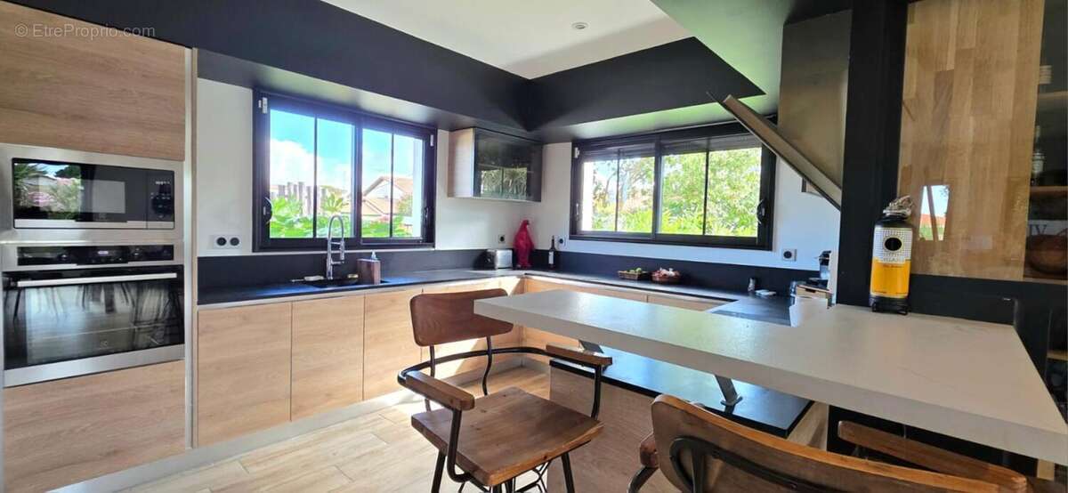 Maison 140 m² à La Teste-De-Buch  - photo 9