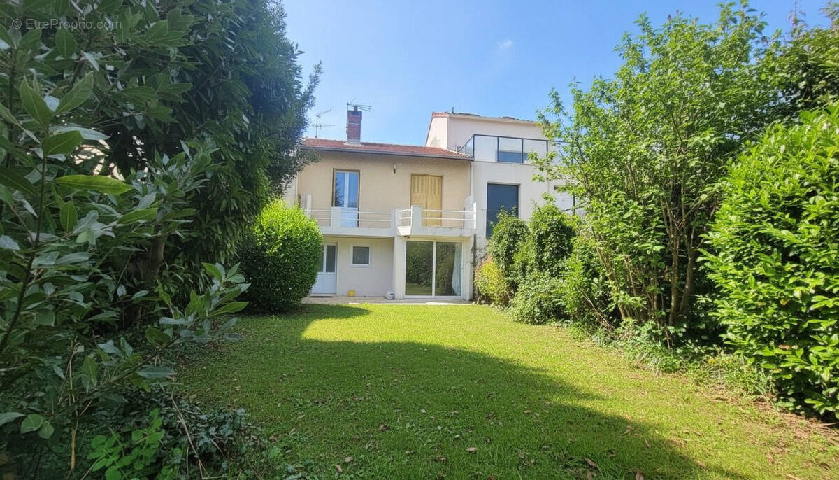 Maison à RUEIL-MALMAISON
