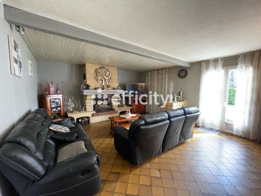 Maison 135 m² à Blanquefort  - photo 3