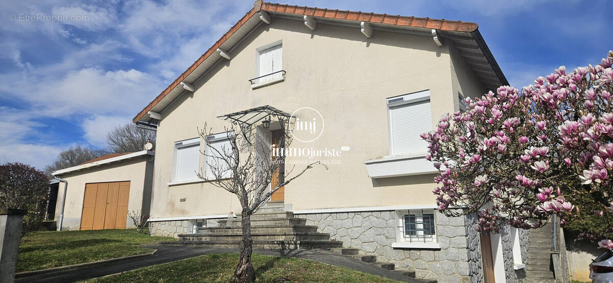 Maison à SAINT-VICTURNIEN