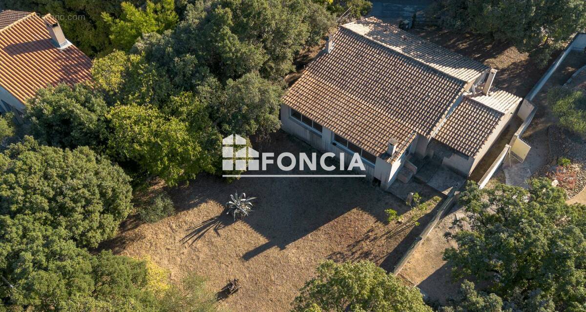 Maison à SAINT-JEAN-DE-CORNIES