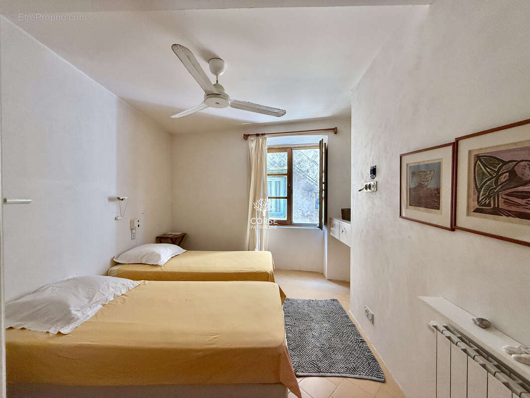 Extremement rare à la vente, duplex sur les falaises de Bonifacio - photo 11