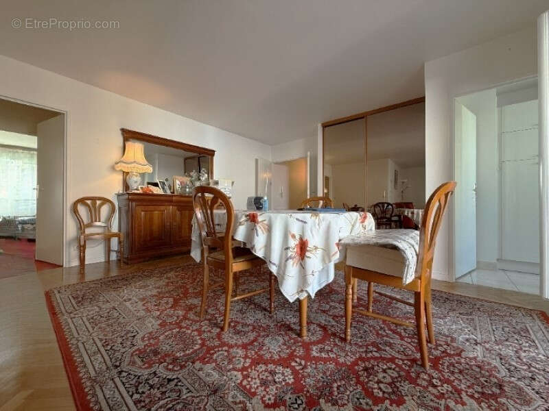 Appartement à MONTROUGE